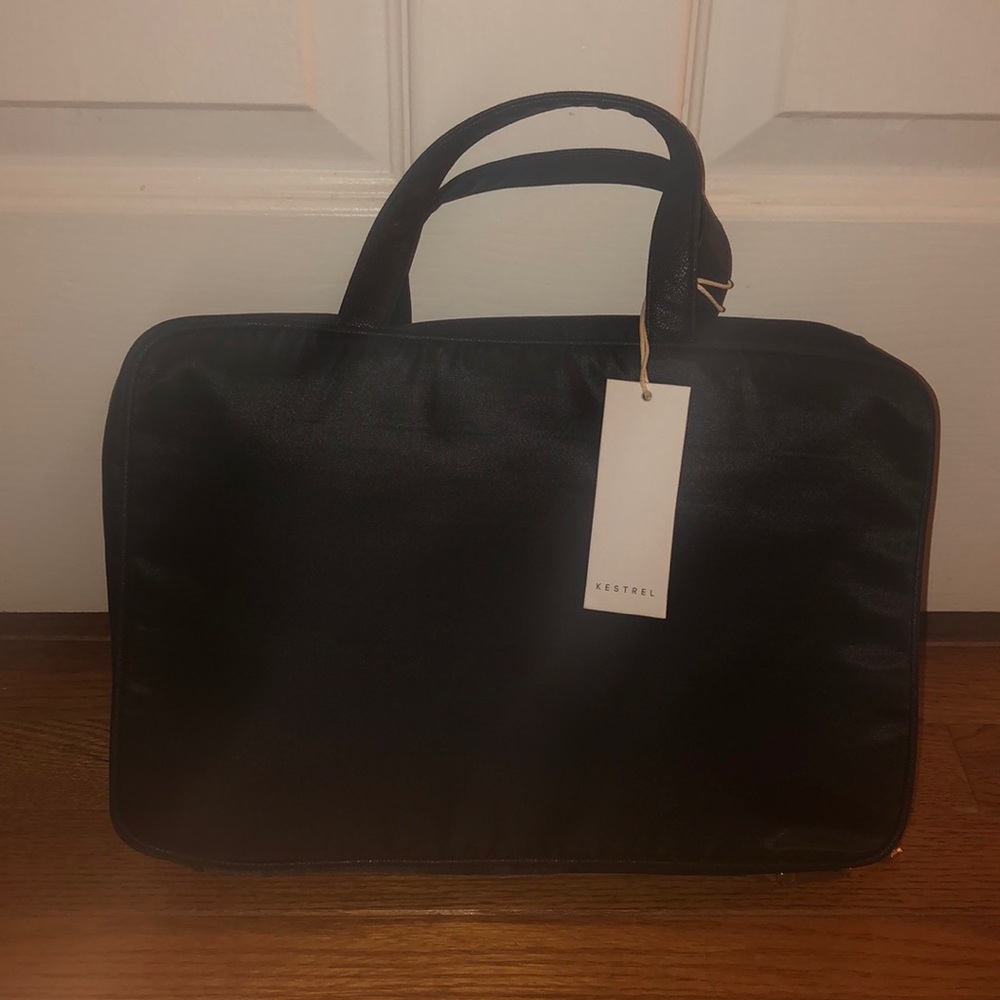 NEW! NWT - Kestrel Cosmetics Bag